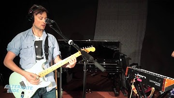 Django Django - "Default" (Live at WFUV)