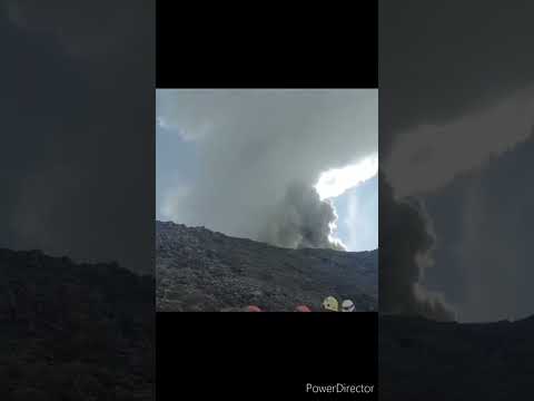 Evakuasi korban Erupsi gunung Marapi di Sumbar.