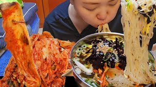 푸짐한 잔치국수에 잘익은 김치먹방 Korea noodles  and kimch eating show ? MUKBANG