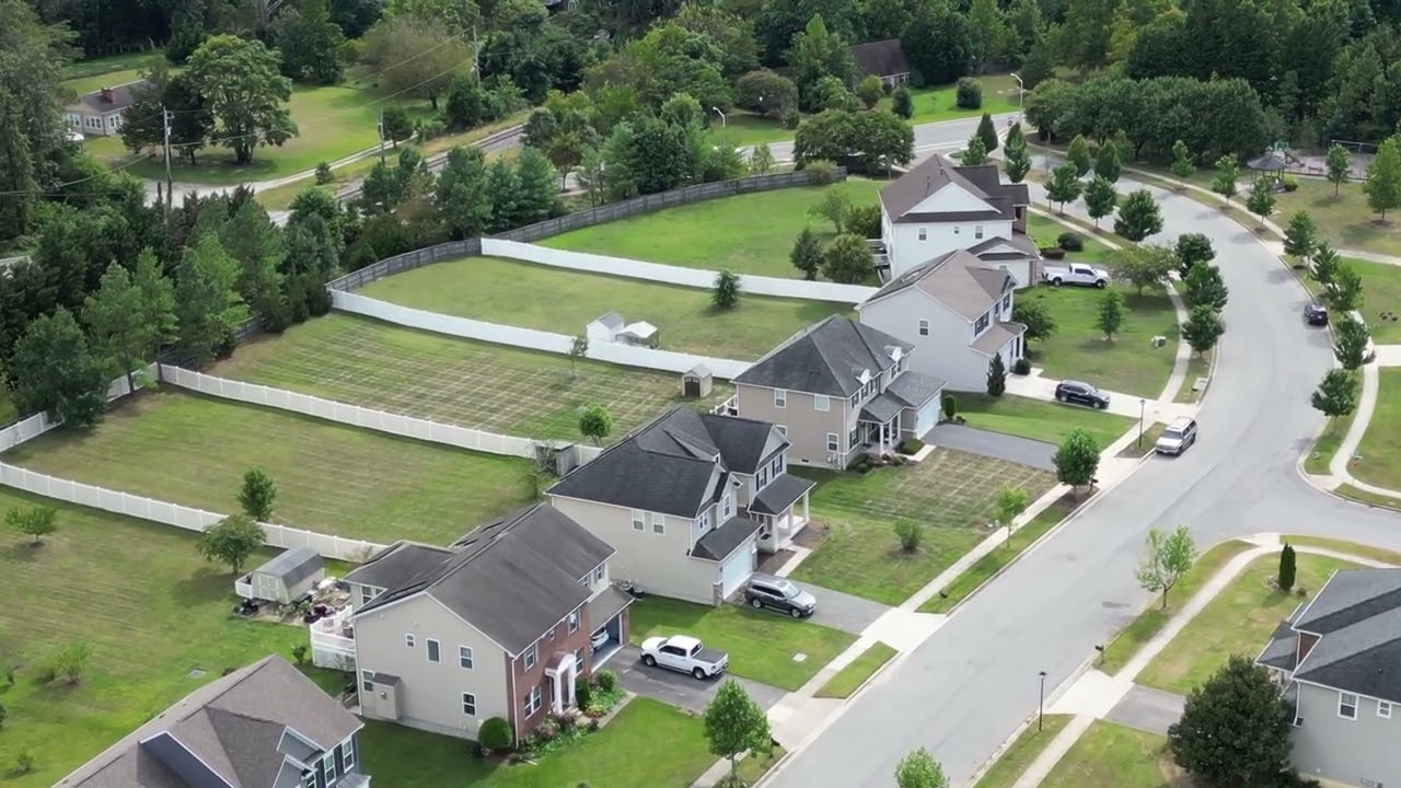 DJI 8 31 25 Checking out Pool and Traffic on 301 Upper Marlboro MD