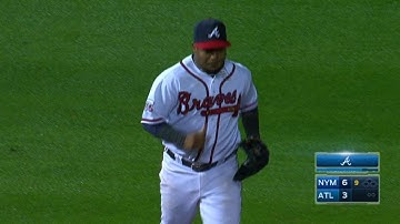 NYM@ATL: Aybar makes catch, flips to second for DP