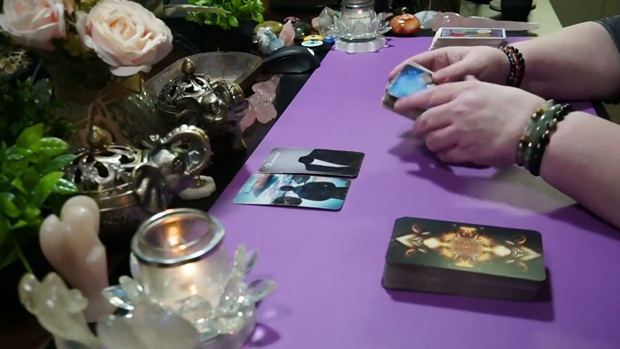 CANCER🦀💖 A Look Into, Love, Singles Twin flame And Money!