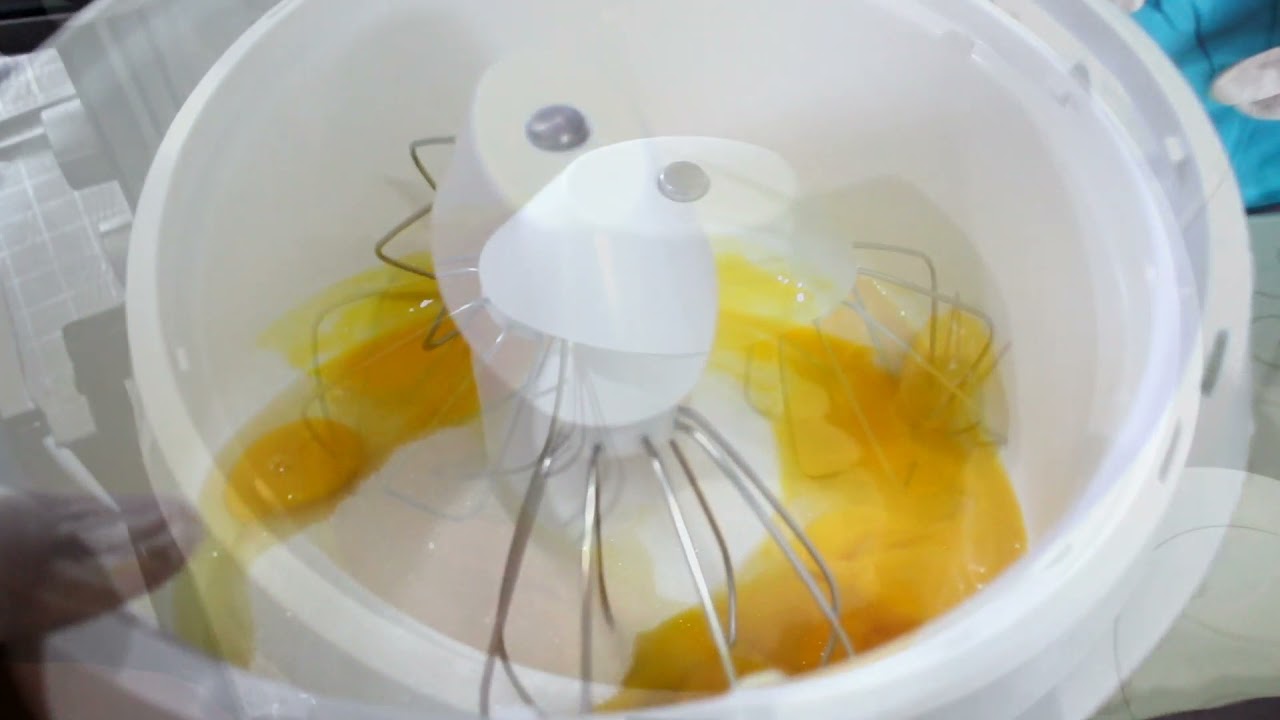 LOMBA MEMBUAT KUE HUT PGRI