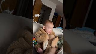 两个小可爱～小笼包和兔宝宝 baby cute kaithecutie babyboy cutebaby 6monthsold