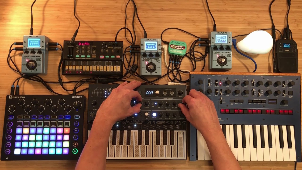 Korg Monologue Analog Monophonic Synthesizer Gold - Perfect
