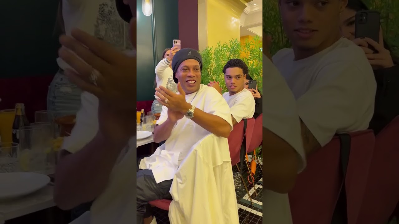 Czn Burak Vs Ronaldinho  