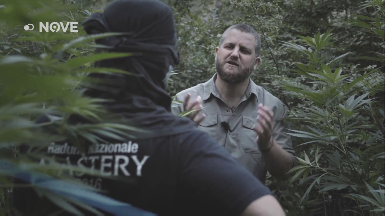 CLANDESTINO La mafia albanese Famiglia NOVE YouTube