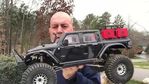 PROLINE JEEP GLADIATOR Paint and added rear rack