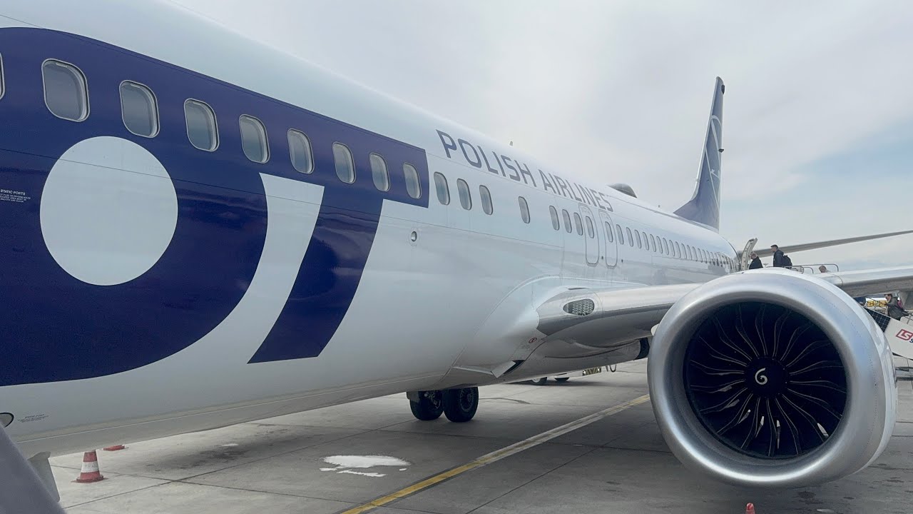 LOT Polish Airlines | Boeing 737 MAX 8 | SP-LVF | Krakow to Warsaw | Full Flight (no cuts)