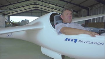 Sailplanes and gliding competitions explained