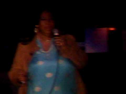 Aretha Franklin Live takes it to church