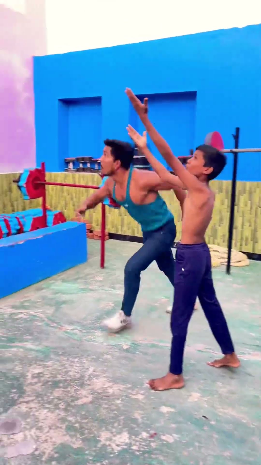 Sister fly ??? #shortvideo #funnyvideo #funny