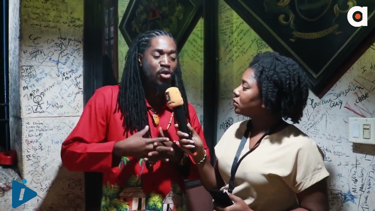 CISCO CHANTE L'UNION AUX CÔTÉS DE SES PÈRES EN MUSIQUE...