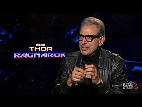 Jeff Goldblum Freestyles Jurassic Park Theme Song!