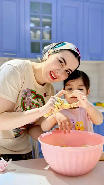 Yetuk jingalak ayollar porno tukli pussies Pantolonsiz ayollar miltillaydi