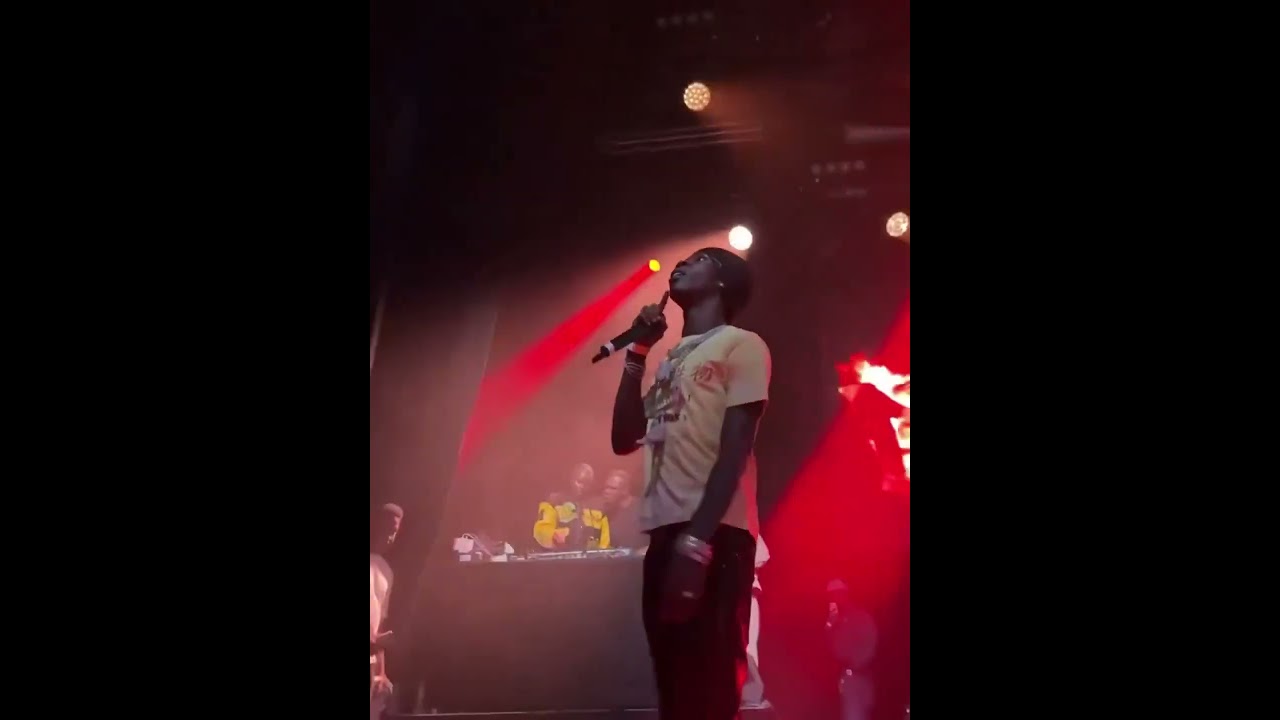 BNXN brought out Seyi Vibez at his sold-out O2 Indigo show last night 🤩🇬🇧