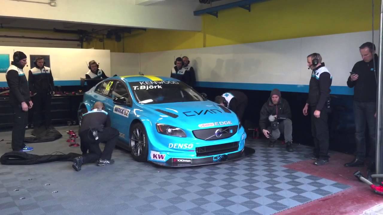 Thed Björk leaves the garage - Vallelunga - Volvo S60
