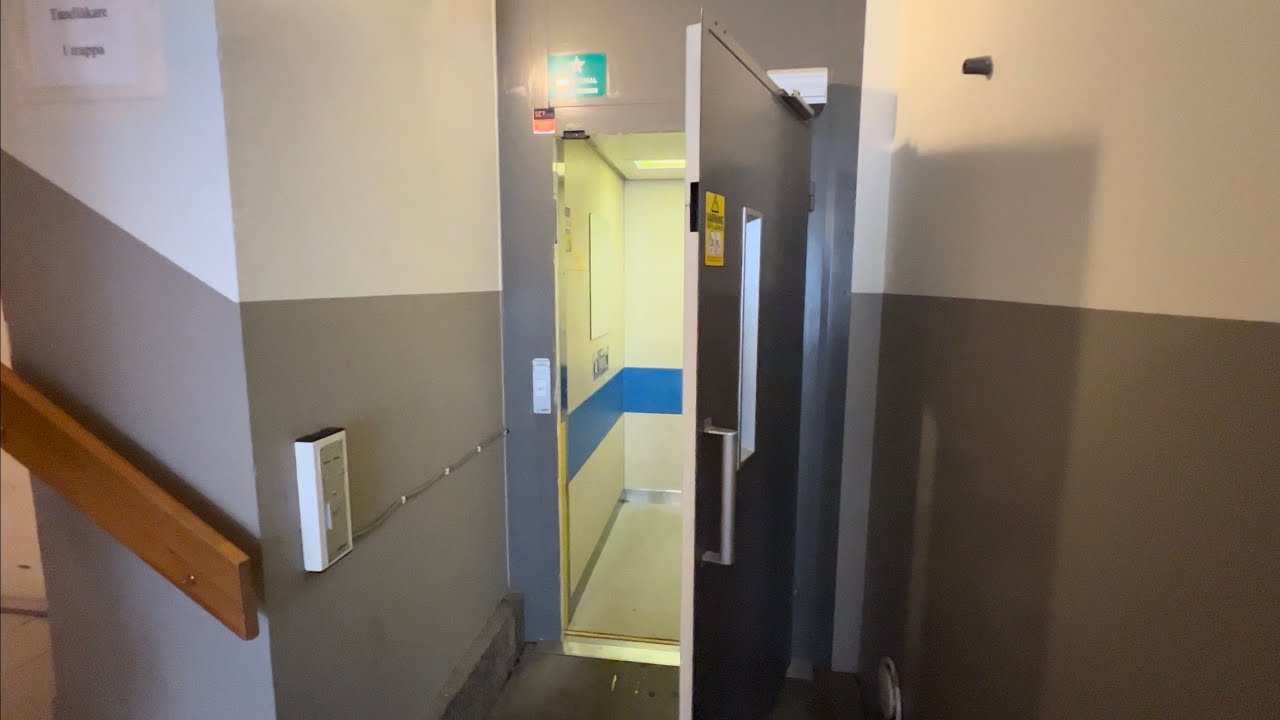 1999 Motala Hissar / KONE Belt Driven Elevator @ Södra Esplanaden 3, Sala, Sweden