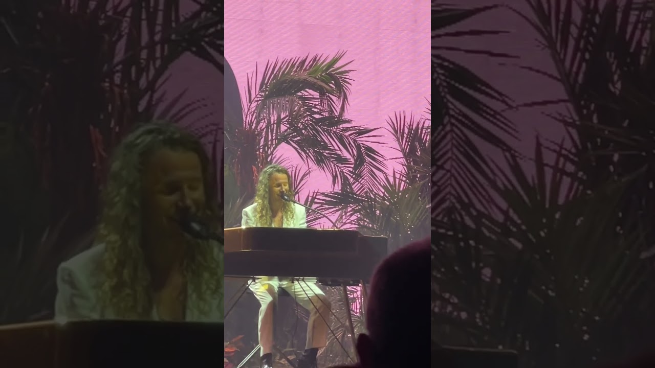 Julien Doré - Kiwis (Nouvelle chanson) @ Zénith de Nancy (11/10/2025)