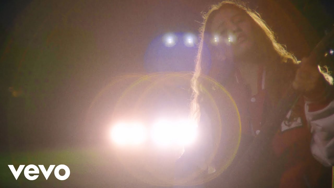 Zia Victoria - High School Wake