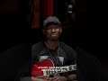 Capture de la vidéo Isaiah Sharkey Stopped By Our Showroom To Talk About The Influence Of His Hero, Mark Whitfield.