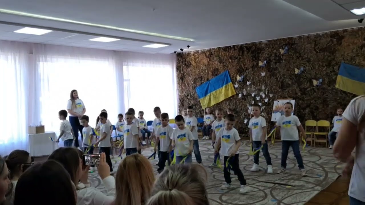 Танець зі стрічками 