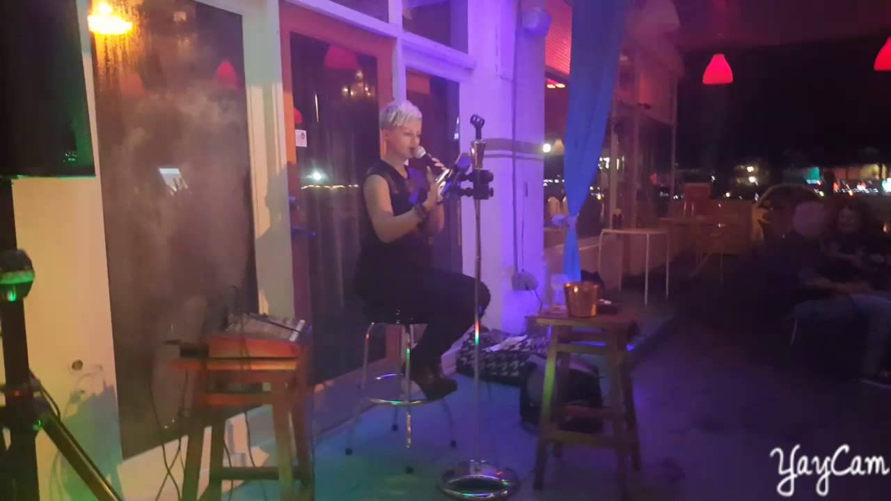 Jennifer Real singing w/ fan Queenshead st.pete Fl. Sept. 16th 2016