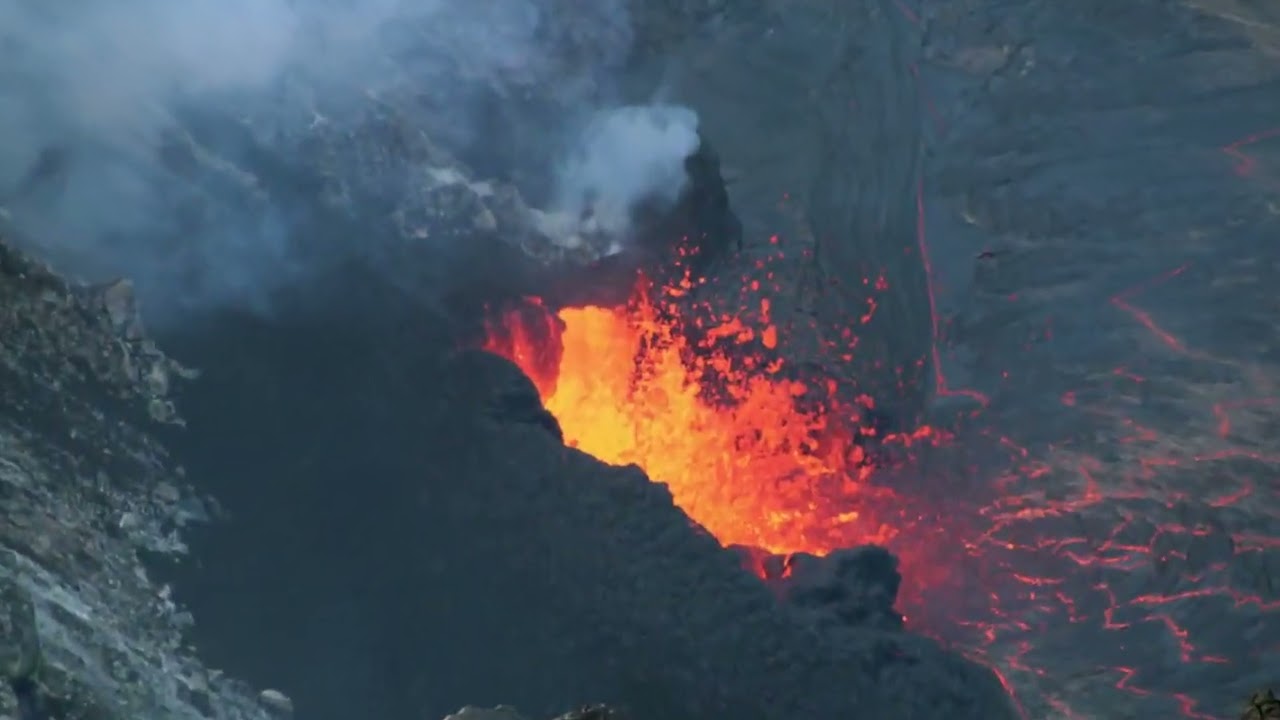 Hawaii's Mauna Loa volcano begins eruption, alert level raised