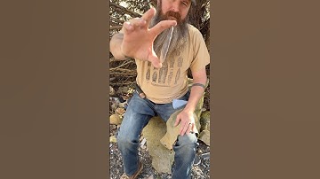 Flintknapping ROCKS #novembersouth #flintknapping #primitiveskills