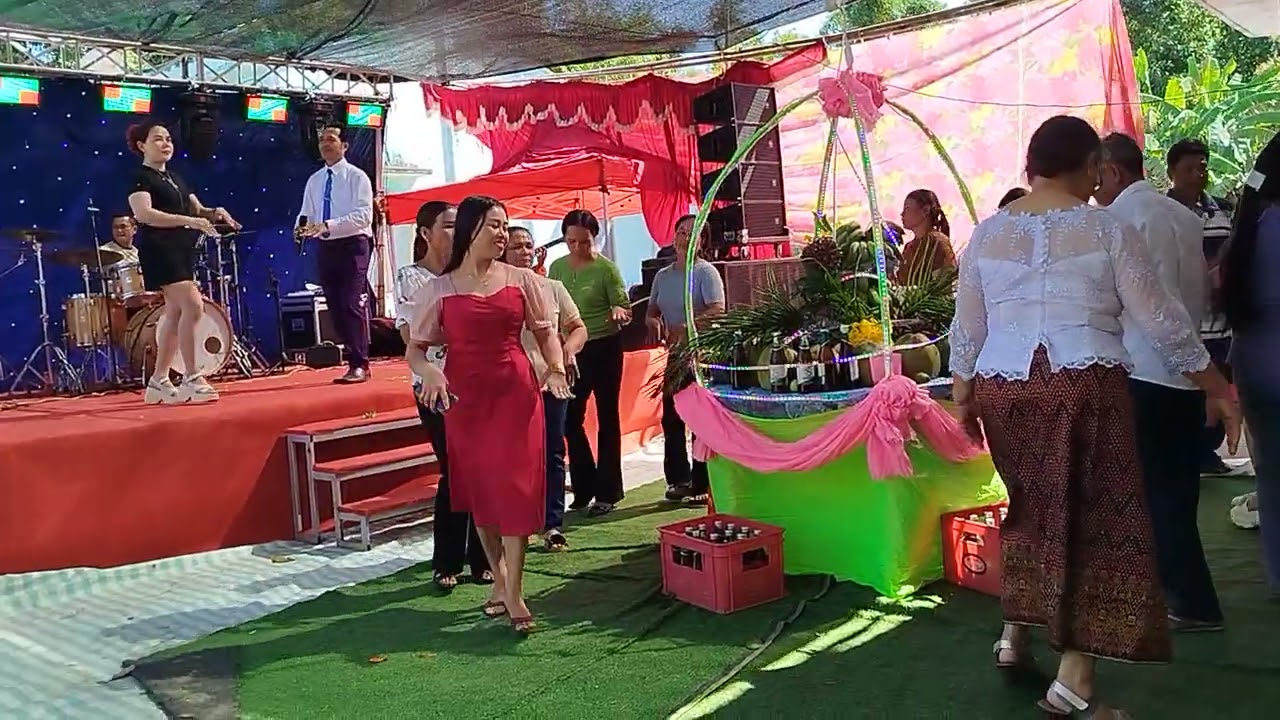 Đám cưới sóc xoài 