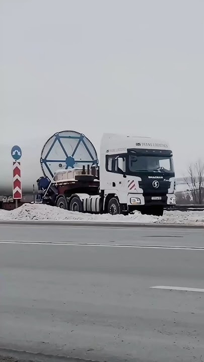 Перевозка лопасти для вертикального ветрогенератора #негабаритныйгруз ...
