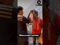 Viralvideo Zomatodeliveryboy Delivered Food Late By An Hour Welcomed With Aarti S Plate