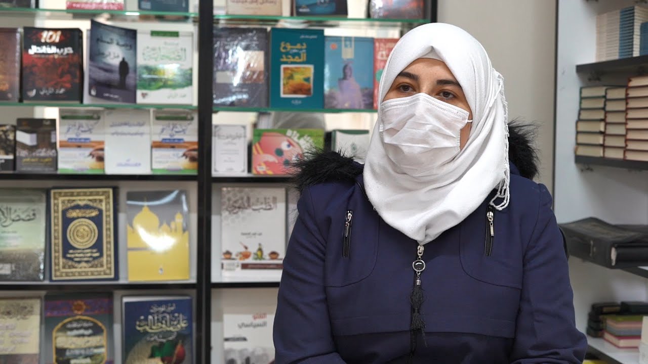 مدرّسة سورية تطور بمهاراتها طرق التدريس التقليدية في مدينة أنطاكيا التركية