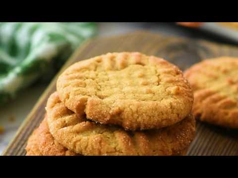 CLASSIC PEANUT BUTTER COOKIES