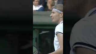 Download Lagu STEFFI GRAF RESPONSE TO ANDRE AGASSI PROPOSAL FOR MARRIAGE ON TENNIS COURT-FUNNY. MP3