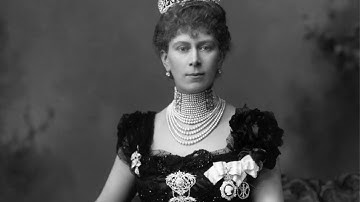 Queen Mary - How She Saved The Royals - The Queen Documentary