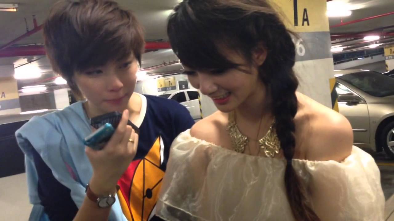 131126 นัน หงหยก แสดงความยินดีกับผู้ชนะประมูลรูปนันหง talked with the highest bidder