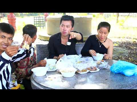 Buy oysters to eat/ទិញលៀសហាសទុកហូបបាយ