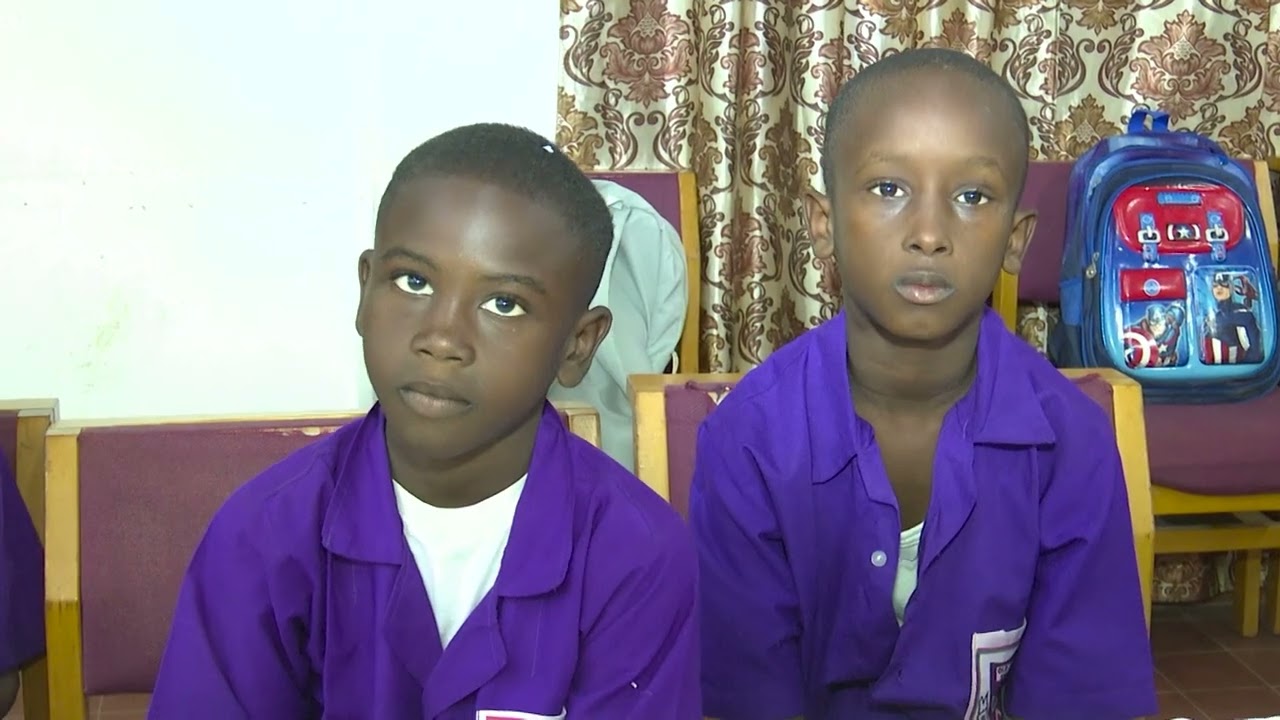 Благотворительный фонд Катара передал учебные материалы Министерству базового и среднего образова...