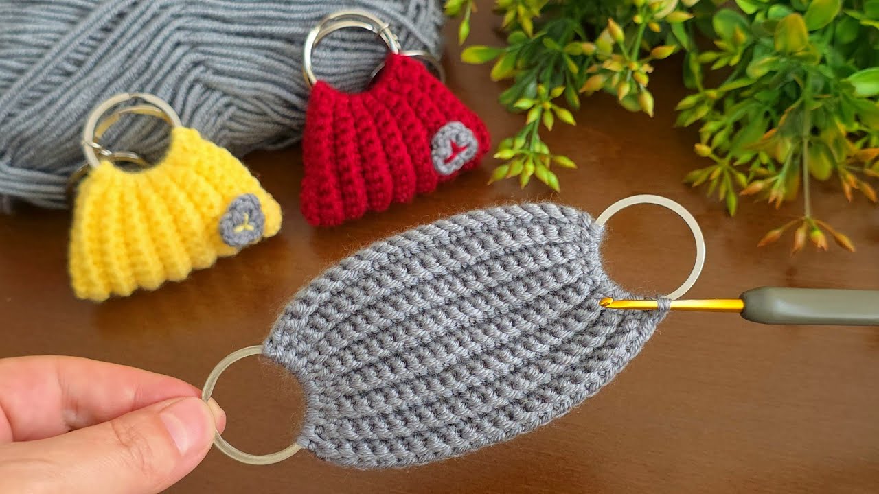 💰💰💰I Made Money with This Super Easy Crochet Ball Keychain! Sell and give as a gift
