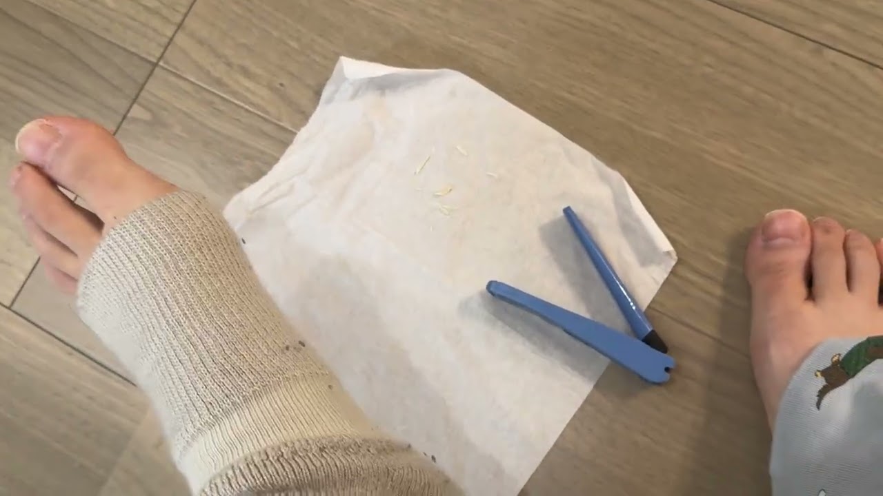 足の爪伸びてきたから切る