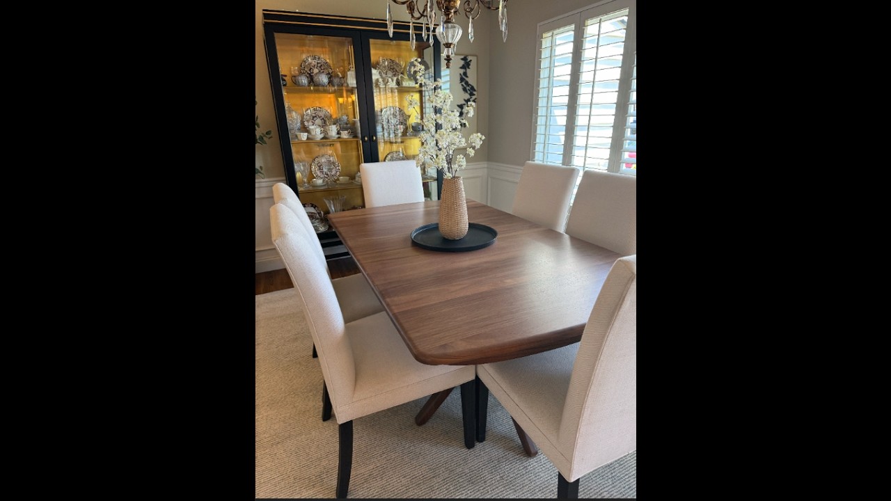 An Amish Dining Table!