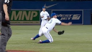 BAL@TOR: Dickey makes a nice defensive play on a bunt