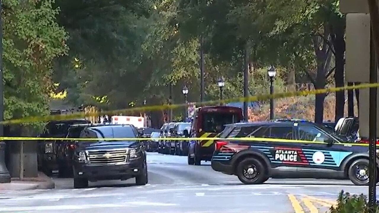 SWAT standoff underway at Midtown Atlanta hotel - YouTube