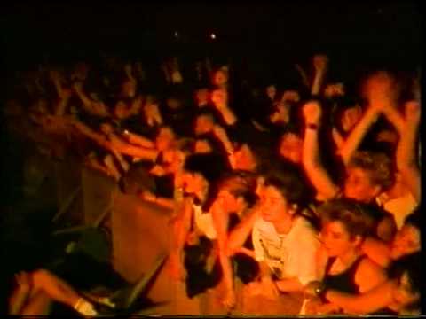 Die Ärzte Live - 1987 - Nach uns die Sintflut - 14 - Ist das Alles.avi