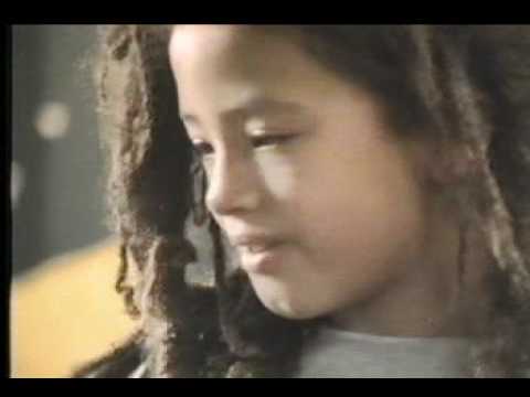 Bob Marley - One Love (Clip Officiel)