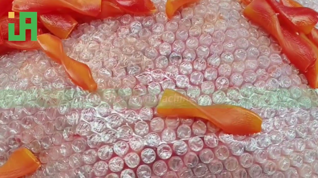 Dog bite glue pet snack production equipment, test machine two-color twist flower bite glue.