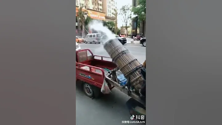 Traditional Chinese way of making popcorn
