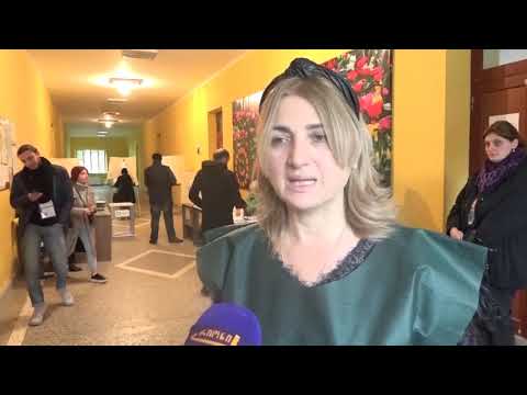ქუთაისის  27-ე  საარჩევნო  უბანზე   გადასატანი  ყუთით   28  ამომრჩეველი  სარგებლობს