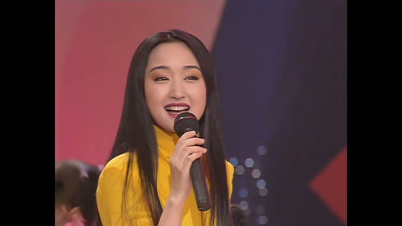 中国甜歌歌后杨钰莹轻轻的告诉你（1080）Yang Yuying 1995春晚现场
